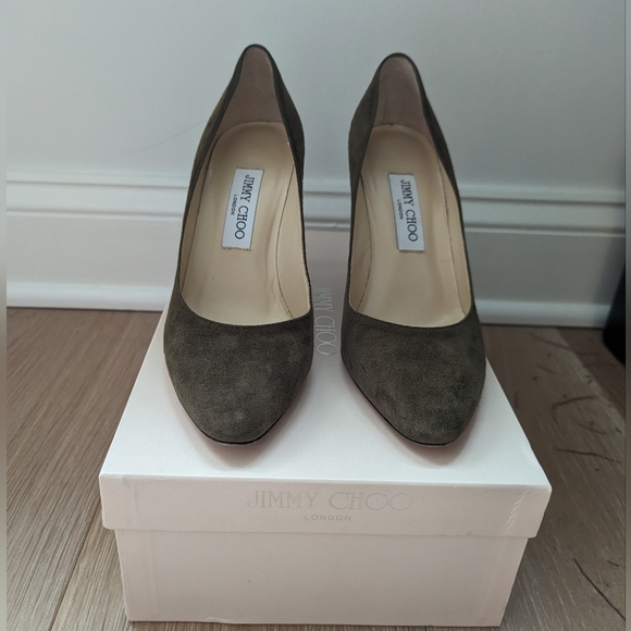 EUC Authentic Jimmy Choo 132Gilbert Suede Pumps (Size 39, Military Green) - Picture 2 of 9